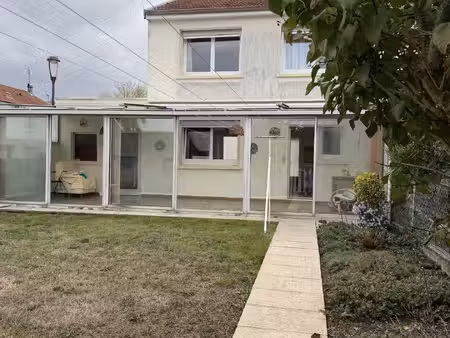 maison mitoyenne de 70 m2 avec jardin et garage