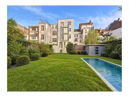 rez-de-chaussée à louer avec terrasse et jardin   ixelles (vbe77252)