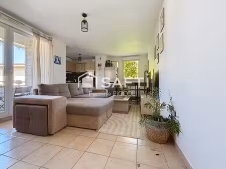 terrasse  piscine  résidence sécurisée