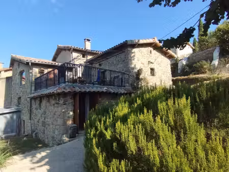 maison d'habitation 144m2  dépendances  très belle vue