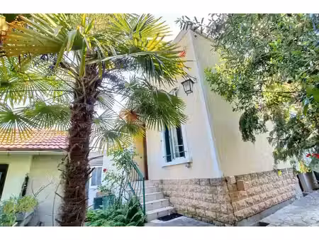maison 2 pièces de 52 m²  plain-pied a rénover !
