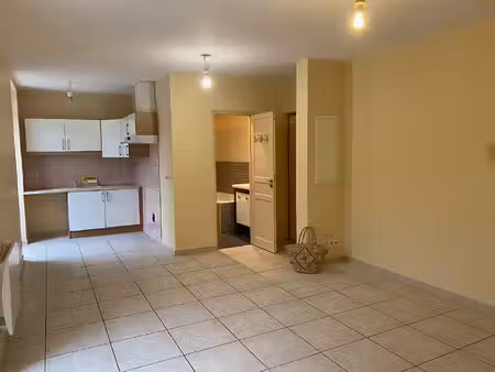 location appartement 2 pièces  43.50m²  bédarieux