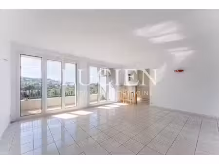 écully – t3 de 67 47 m² – étage élevé – balcon plein sud