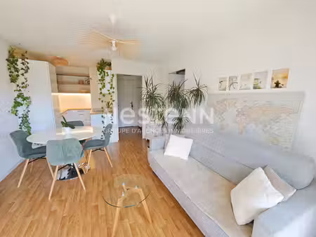 a vendre à séné vannes appartement t2 extérieur place de parking