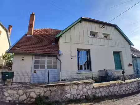 location maison 3 pièces  76.29m²  saumur