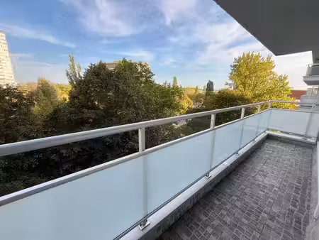 appart. rénové 2ch + terrasse à anderlecht veeweyde (44)
