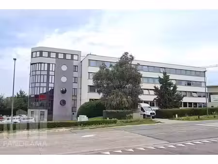 bureau rénové de 184 m² dans un emplacement exceptionnel