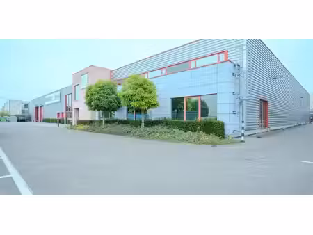 entrepôt à louer à zwijndrecht pour € 15.900