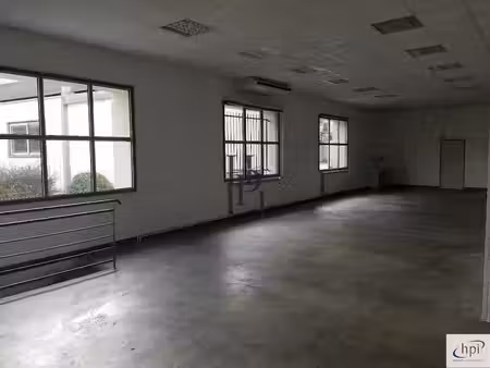 location locaux professionnels 0 pièces à saint-affrique (12400)  1 545 €