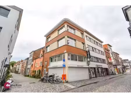 opbrengsteigendom met 3 appartementen en handelsruimte in het centrum van mechelen