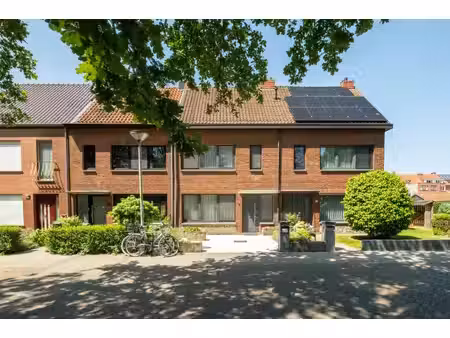 wonen aan het water in gegeerde wijk bloemendaal te schoten