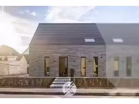 halfopen nieuwbouwwoning met vlotte bereikbaarheid