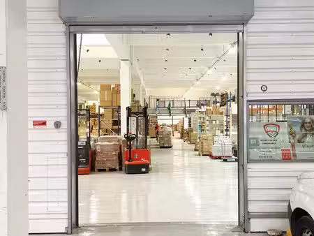 location local d’activités 676m²