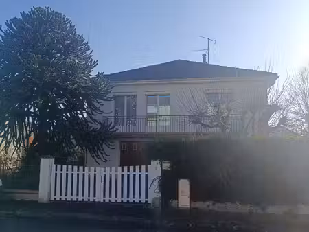 pavillon 124 m2 avec sous-sol complet  garage et terrain clo