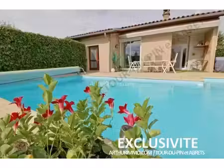 vente maison 5 pièces 139 m2 à la tour-du-pin