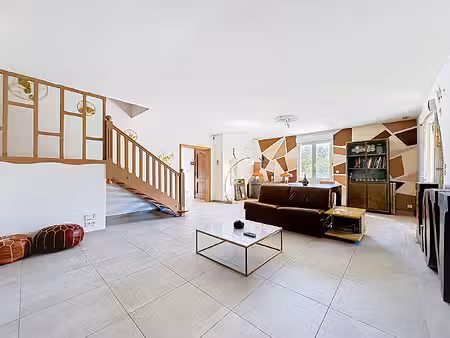 vente maison 8 pièces  355.00m²  vedène