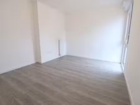 location appartement 2 pièces à couëron (44220) : à louer 2 pièces / 38m² couëron