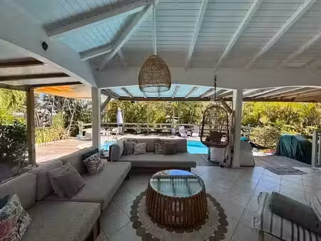 location meublée maison 7 pièces 150 m² à saint-françois (97118)  2 900 €
