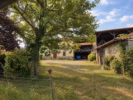 corps de ferme de 174 m² à montespan