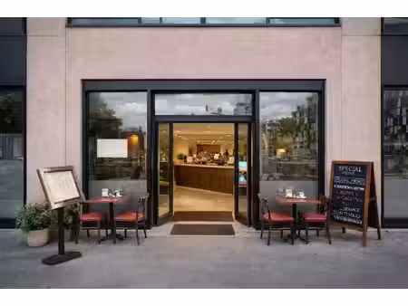 location local commercial