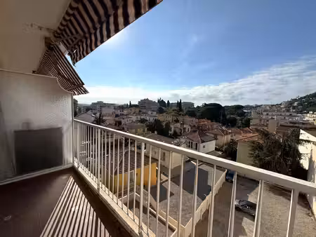 nice nord  3 pièces avec balcons en étage élevé