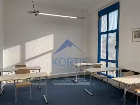 location local professionnel 95m² francheville 69340
