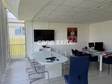 location local professionnel 169m² fillinges 74250