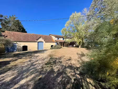ensemble maison avec gîte et grange