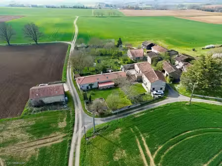magnifique maison de campagne avec gîte entre verteuil et aunac
