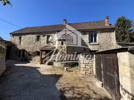 maison en pierre pleine de potentiel