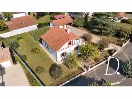 vente maison 7 pièces 172 m² à mées (40990)  264 000 €