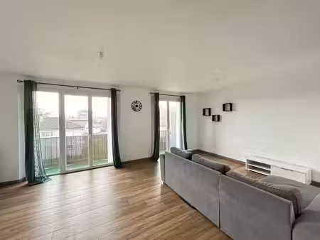 location appartement 3 pièces 76m2 aire-sur-l'adour 40800 - 650 € - surface privée
