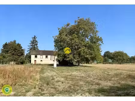 maison et grand terrain au calme !