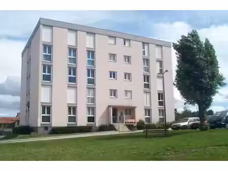 à louer - appartement t4 à is-sur-tille