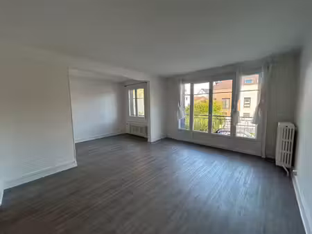 location maison 4 pièces  82.68m²  bry