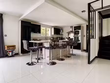 vente maison 8 pièces 156 m² à amberieu-en-bugey (01500)  334 000 €
