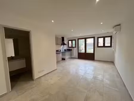 t3 avec extérieur - fourques