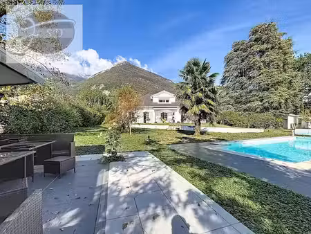 vente maison 7 pièces 248 m² à la terrasse (38660)  560 000 €