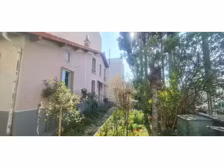 charmante maison de ville de 76m2 sur clermont-ferrand.