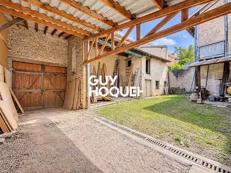 ensemble immobilier de 2 bâtiments de 170m2 environ  à rénover - 71570 romaneche thorins