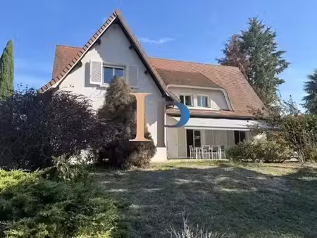 maison de prestige de 215 m2 en vente pouilly-sous-charlieu  auvergne-rhône-alpes