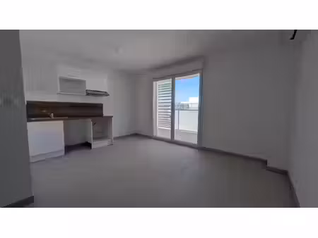 location appartement 1 pièce 28m² monteux 84170