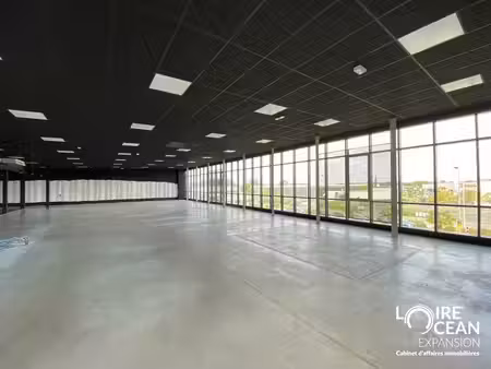 location local commercial 720m² vertou 44120