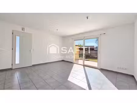 à vendre  maison à parentis-en-born.