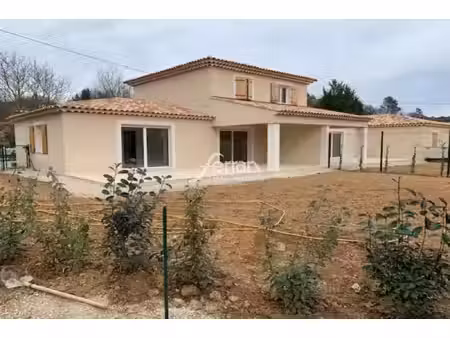 location maison 4 pièces 94m² entrecasteaux 83570
