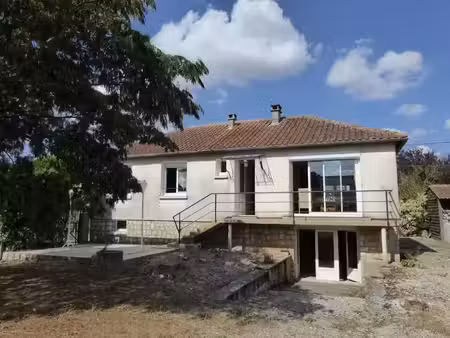 vente maison 4 pièces 75 m² à saint-adjutory (16310)  99 000 €