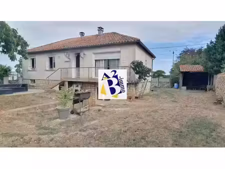 vente maison 4 pièces 71 m² à la rochefoucauld (16110)  107 000 €