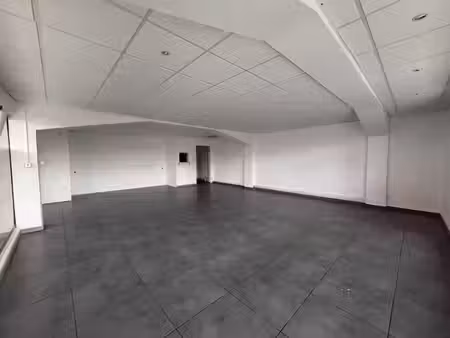 location locaux professionnels 1 pièce 92 m² à baie mahault (97122)  2 039 €