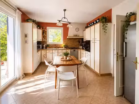 maison de 7 pièces de 204 m² à boismorand