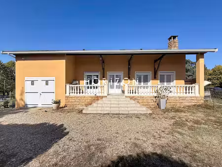 beauregard : villa 175 m2  3 ch  2 900 m2 terrain  garage